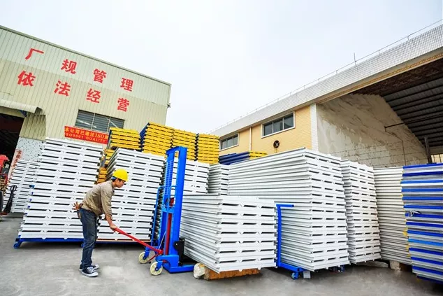 container house|The benefits of people choosing sandwich panel