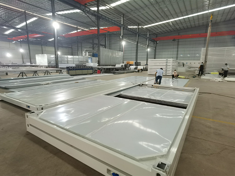 About the characteristics of sandwich panels
