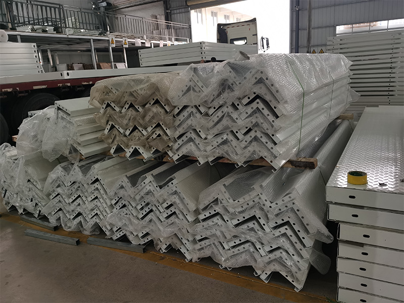 Precautions when storing sandwich panels